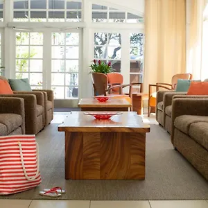 Coconut Waikiki - No Fee Hotel Honolulu